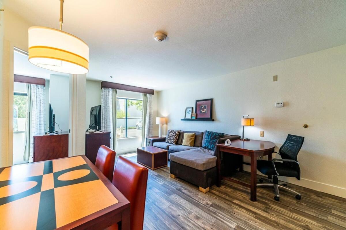 Metro Phx 1bd Exterior Entry With Heated Pool, Bbq, Dog Park, Bbq Pets Allowed Appartement